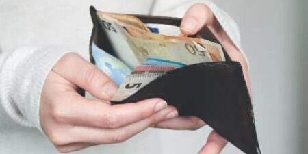 Στη Βουλή το νομοσχέδιο για την «Ενίσχυση του εισοδήματος των μισθωτών, των νέων, της οικογένειας και της εργασίας – Συνταξιοδοτικές ρυθμίσεις»