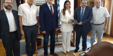 Σύμπλευση θαλάσσιας συνεργασίας στη συνάντηση της Υφυπουργού Ναυτιλίας της Κύπρου, Μαρίνας Χατζημανώλη, με τη Διοίκηση του Ε.Β.Ε.Π.