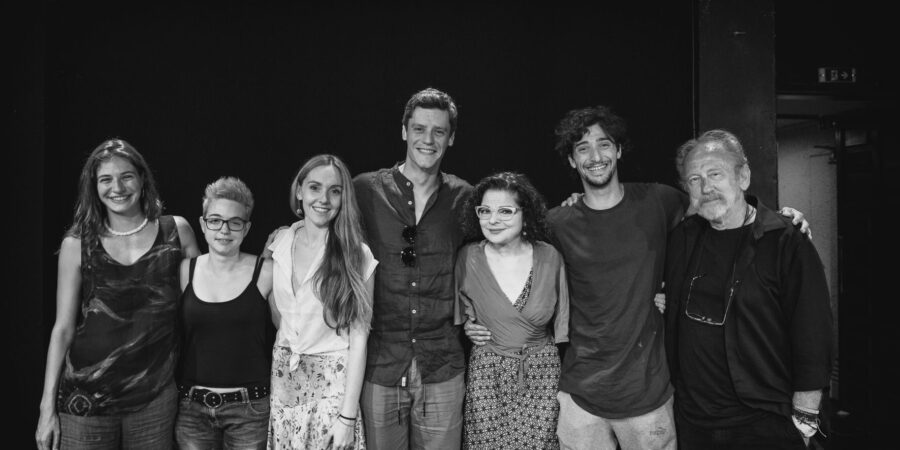 «Η λέξη πρόοδος στο στόμα της μητέρας μου ηχούσε πολύ φάλτσα»