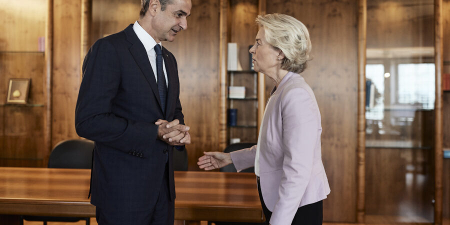 Φον ντερ Λάιεν προς Μητσοτάκη: Η Ελλάδα θα μπορέσει πάρει 2,2 δισ ευρώ από την ΕE
