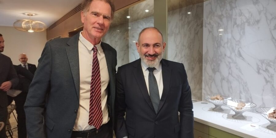 Συνάντηση Νίκου Παπανδρέου με τον Πρωθυπουργό της Αρμενίας Νικόλ Πασινιάν