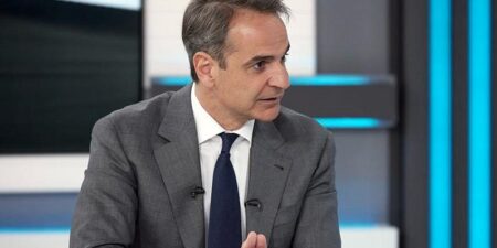 Μητσοτάκης: Οι προμηθευτές θα προχωρήσουν σε μειώσεις στις τιμές στο ράφι για τουλάχιστον 5% και για κατ’ ελάχιστον 6 μήνες