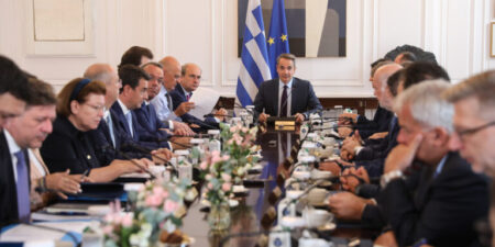 Μητσοτάκης στο Υπουργικό: Η κυβέρνηση είναι έτοιμη να συνεργαστεί με όλους τους περιφερειάρχες και δήμαρχους