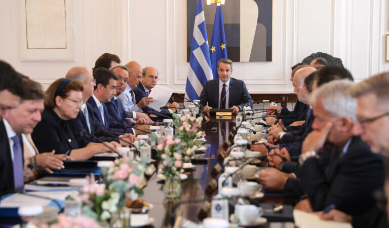 Μητσοτάκης στο Υπουργικό: Η κυβέρνηση είναι έτοιμη να συνεργαστεί με όλους τους περιφερειάρχες και δήμαρχους