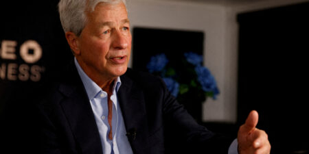 Ο διευθύνων σύμβουλος της JPMorgan Chase, Jamie Dimon, προειδοποιεί ότι αυτή είναι η «πιο επικίνδυνη στιγμή» για τον κόσμο εδώ και δεκαετίες