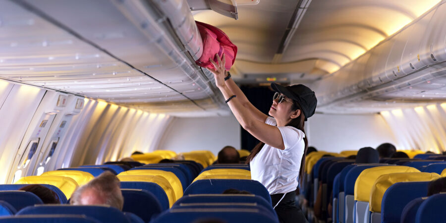 Ενιαίους κανόνες αεροπορικών εταιρειών για τις χειραποσκευές ζητά το ΕΚ