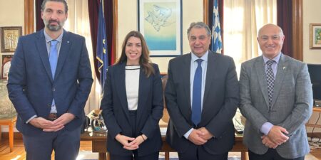 Δίαυλος Ε.Β.Ε.Π. – CLIA για την κρουαζιέρα στον Πειραιά