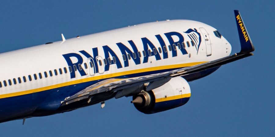 Τα κέρδη της Ryanair αυξάνονται καθώς οι ναύλοι αυξάνονται κατά ένα τέταρτο