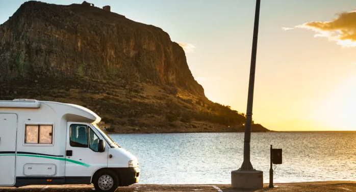 CAMPERONIA: «ΣΥΝΑΙΣΘΗΜΑΤΙΚΑ ΤΑΞΙΔΙΑ»