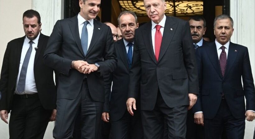 Τι περιλαμβάνουν οι 15 συμφωνίες και μνημόνια που υπέγραψαν Ελλάδα και Τουρκία