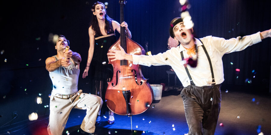 ΠΕΡΙΟΔΕΥΩΝ ΘΙΑΣΟΣ