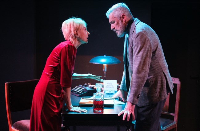 Για την παράσταση ”Μικρά Συζυγικά Εγκλήματα”