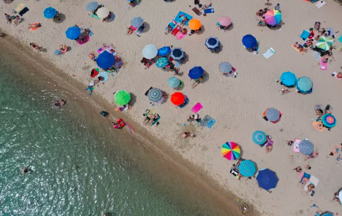 Τάξη στη δημόσια περιουσία, ελεύθερη πρόσβαση στις παραλίες, έλεγχοι και ποινές για τους παραχωρησιούχους