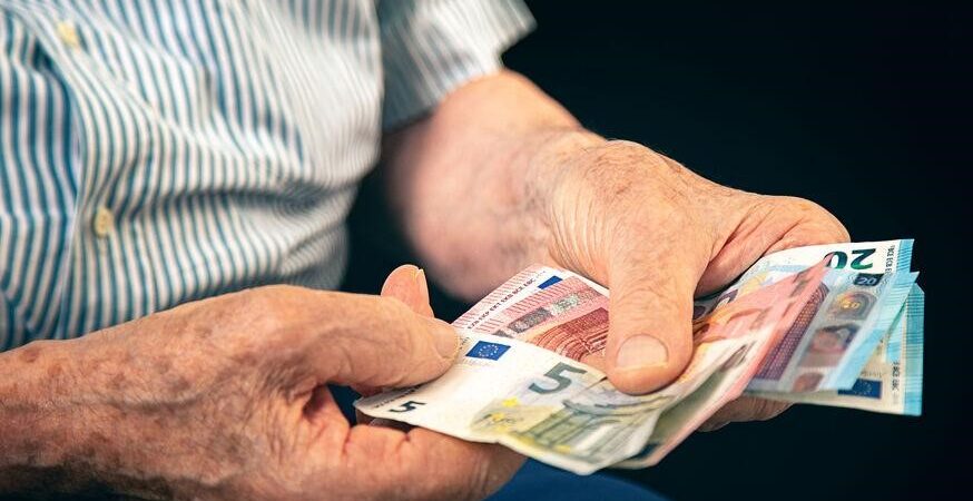 ΕΦΚΑ: Νωρίτερα οι πληρωμές των συντάξεων Μαρτίου