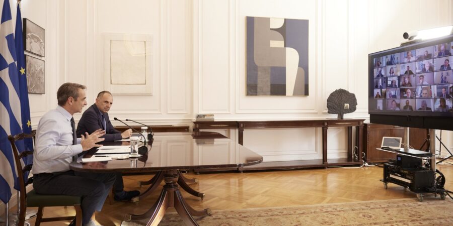 Τηλεδιάσκεψη του Πρωθυπουργού με τους επικεφαλής των Αρχών της Ελλάδας στο εξωτερικό