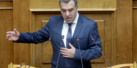 Μάνος Κόνσολας: «Να δημιουργηθεί νέα διακριτή κατηγορία για την εποχική εμπορική δραστηριότητα»