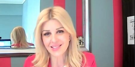 Η Υφυπουργός Τουρισμού Έλενα Ράπτη στην «Ημέρα Καριέρας»  που διοργάνωσε το ΙΕΚ Τουρισμού Μακεδονίας