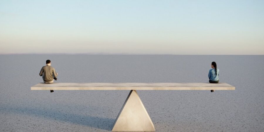 Μία στις δύο γυναίκες αντιμέτωπη με προκλήσεις λόγω φύλλου στην επαγγελματική τους εξέλιξη