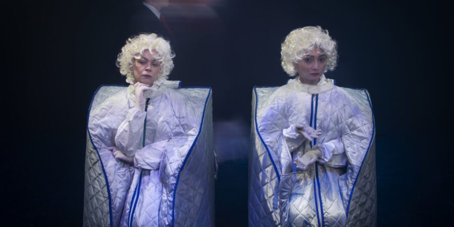 ΓΥΡΙΣΕ ΠΙΣΩ