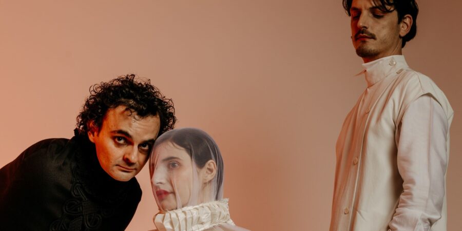 «ΟΙ ΤΣΕΝΤΣΙ»