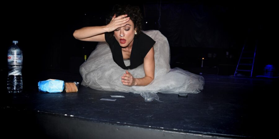 Κριτική για την παράσταση: ”Τζούλια”