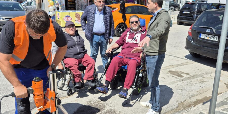 Τέλος στην παράνομη στάθμευση σε ράμπες και διαβάσεις ΑμεΑ από τον Δήμο Κηφισιάς