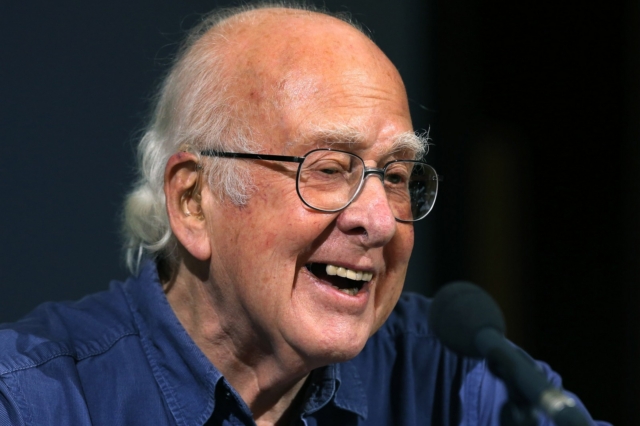 Πέθανε ο νομπελίστας φυσικός Πίτερ Χιγκς