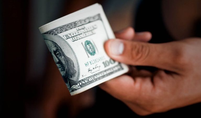 Ποιος φοβάται το ισχυρό δολάριο;