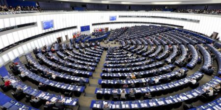 Δεκτό έγινε από την Ολομέλεια του Ευρωπαϊκού Κοινοβουλίου το Σύμφωνο για τη Μετανάστευση και το Άσυλο