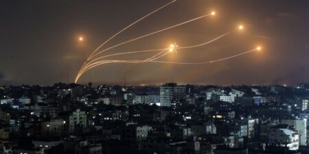 Το Ισραήλ λέει ότι καταρρίφθηκαν 300 ιρανικά μη επανδρωμένα αεροσκάφη και πύραυλοι