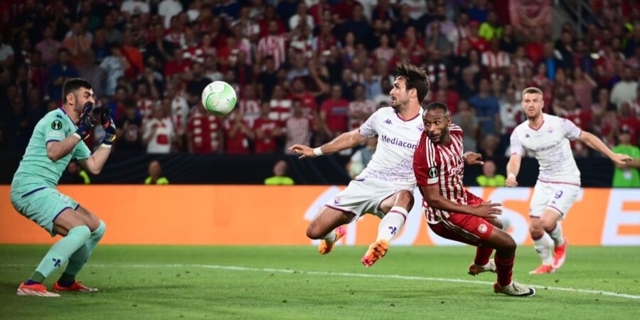 Ο Ολυμπιακός σήκωσε τον πρώτο ευρωπαϊκό τίτλο