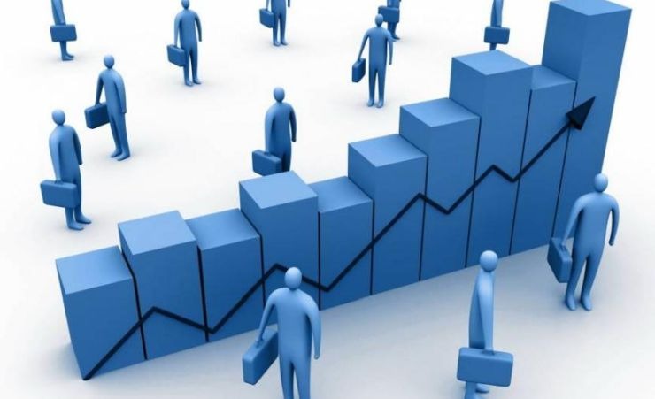 Τριπλάσιους ρυθμούς ανάπτυξης για την Ελλάδα προβλέπει η Κομισιόν σε σχέση με την Ευρωζώνη