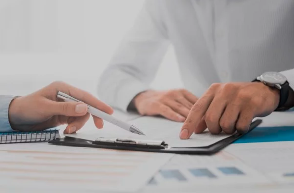 6,33 δισ. ευρώ έφτασαν οι ρυθμίσεις οφειλών μέσω του εξωδικαστικού μηχανισμού