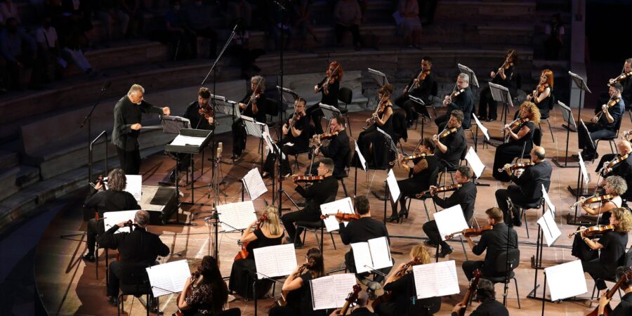 MOZART, TCHAIKOVSKY, SKALKOTAS