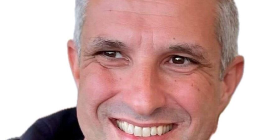 Ο Γιάννης Μωραΐτης και ο Βασίλης Αντύπας στην Howden Agents