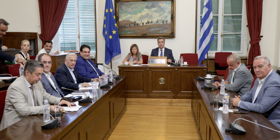 Μάνος Κόνσολας: «Ενίσχυση με προσωπικό των νησιωτικών δήμων και αυξημένη μοριοδότηση της εντοπιότητας για τις προσλήψεις στις νησιωτικές περιοχές»