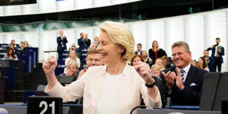 Το Ευρωκοινοβούλιο επανεξέλεξε την Ursula von der Leyen πρόεδρο της Επιτροπής