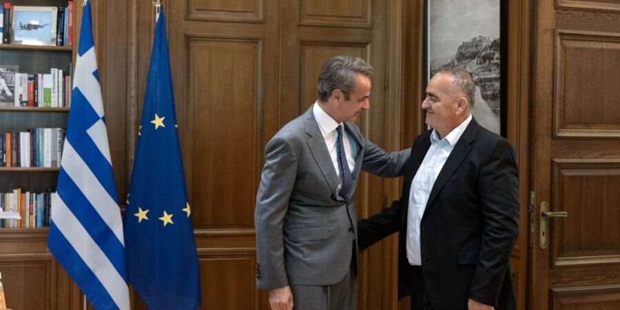 Συνάντηση του Κ. Μητσοτάκη με τον Φρ. Μπελέρη στο Μέγαρο Μαξίμου