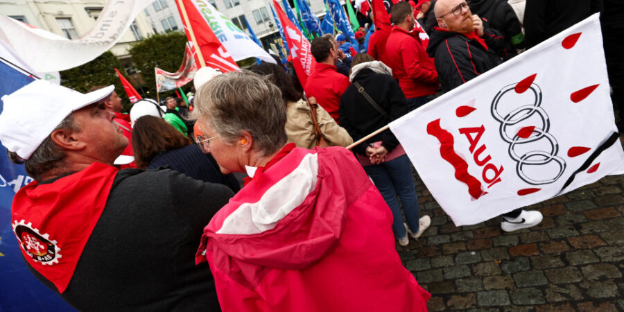 Ηλεκτροκίνηση: Πυροβολεί η Ευρώπη τα πόδια της;