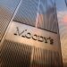 Moody’s:  Ένα σκαλοπάτι πριν την επενδυτική βαθμίδα η Ελλάδα
