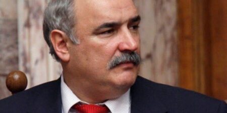 Άρθρο του Μάρκου Μπόλαρη: Σε αναμονή…