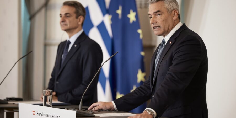 Μητσοτάκης από Βιέννη: Η Ελλάδα διαφυλάσσει τα ευρωπαϊκά σύνορα, να επιμερίζεται δίκαια το βάρος των μεταναστευτικών ροών