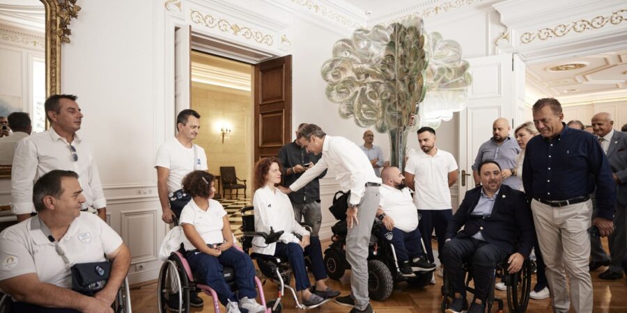 Συνάντηση Μητσοτάκη με τους Παραολυμπιονίκες