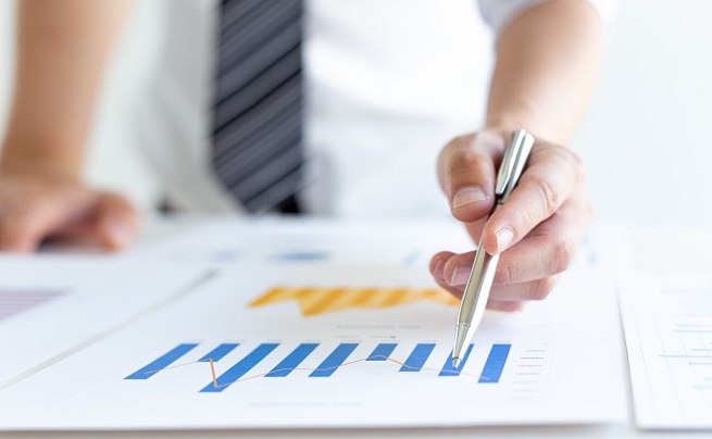 Προσχέδιο του προϋπολογισμού 2025: Ανάπτυξη 2,3% και πληθωρισμός στο 2,1% – Στο 149,1% το χρέος το 2025