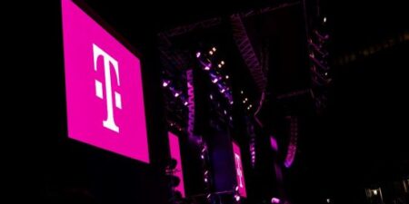 Η Telekom σχεδιάζει να επιταχύνει την ανάπτυξή της μέσω της συστηματικής χρήσης Tεχνητής Nοημοσύνης και παγκόσμιων οικονομιών κλίμακας