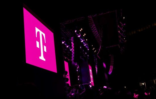 Η Telekom σχεδιάζει να επιταχύνει την ανάπτυξή της μέσω της συστηματικής χρήσης Tεχνητής Nοημοσύνης και παγκόσμιων οικονομιών κλίμακας