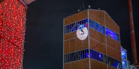 Μεγάλα Εγκαίνια στο The Christmas Factory
