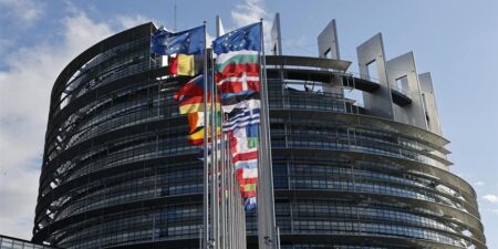 Προϋπολογισμός 2025: Αποκατάσταση περικοπών του Συμβουλίου, ενίσχυση κομβικών προγραμμάτων, διαχείριση του κόστους δανεισμού