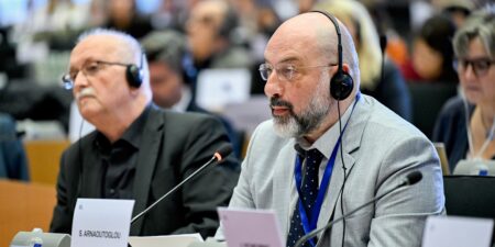 Ψηφιακή Εποχή & Δημοκρατία: Ο Σάκης Αρναούτογλου ζητά από την Κομισιόν Ευρωπαϊκή Δράση κατά της Παραπληροφόρησης και των Bots