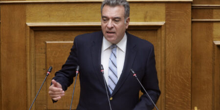 Μάνος Κόνσολας: «Να ασφαλίζονται στον ΕΦΚΑ οι αλλοδαποί ναυτικοί τρίτων χωρών στα επαγγελματικά σκάφη αναψυχής για να μη χάνονται δημόσια έσοδα»